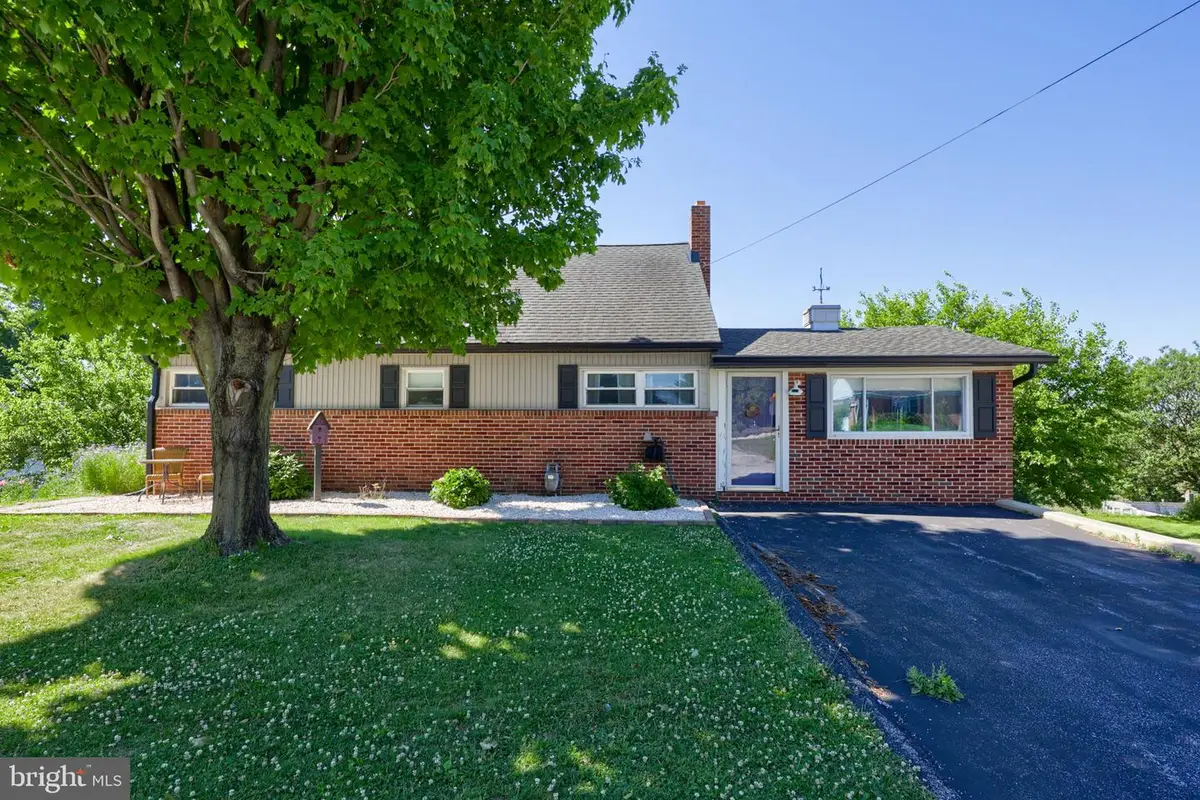 526 E Lancaster St., Red Lion, PA 17356 - #1