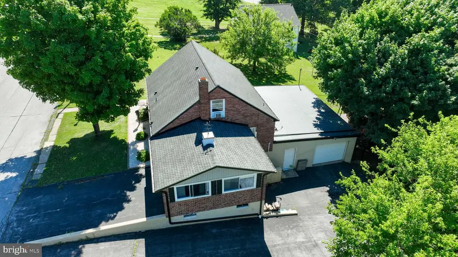 526 E Lancaster St., Red Lion, PA 17356 - #2