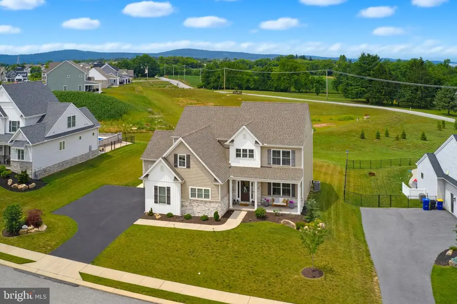 719 Oxford Dr, York, PA 17406 - #3