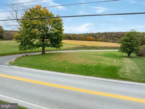 2733 Furnace Rd, FELTON, PA 17322