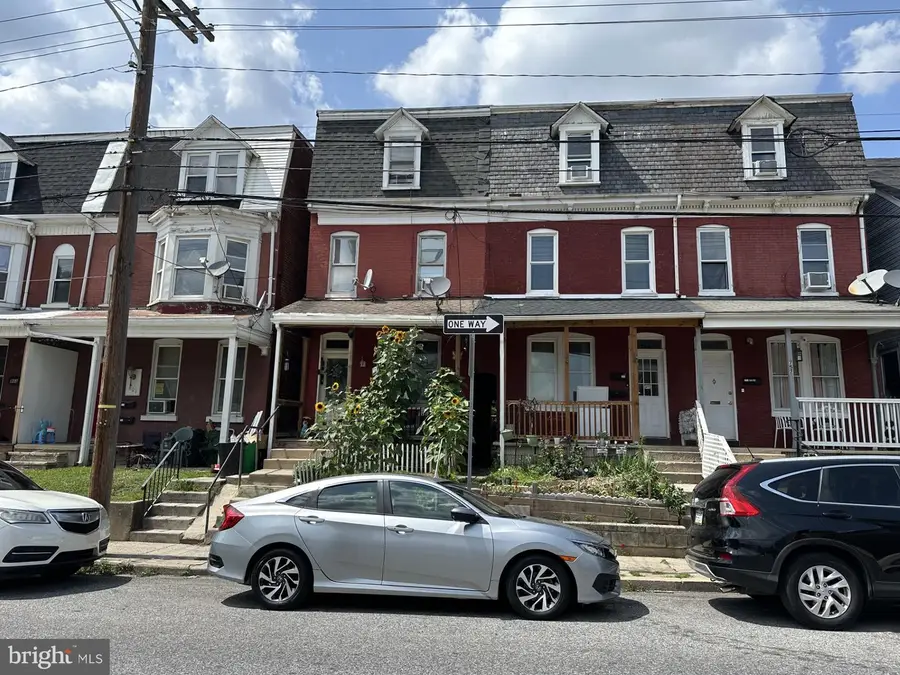 761 W King St, York, PA 17403 - #3