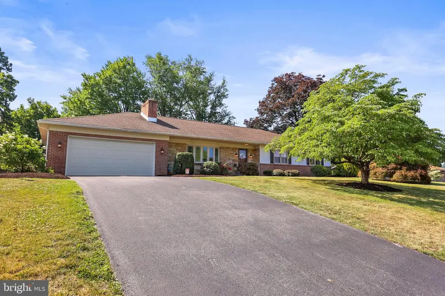118 Shelbourne Dr, York, PA 17403 - #3