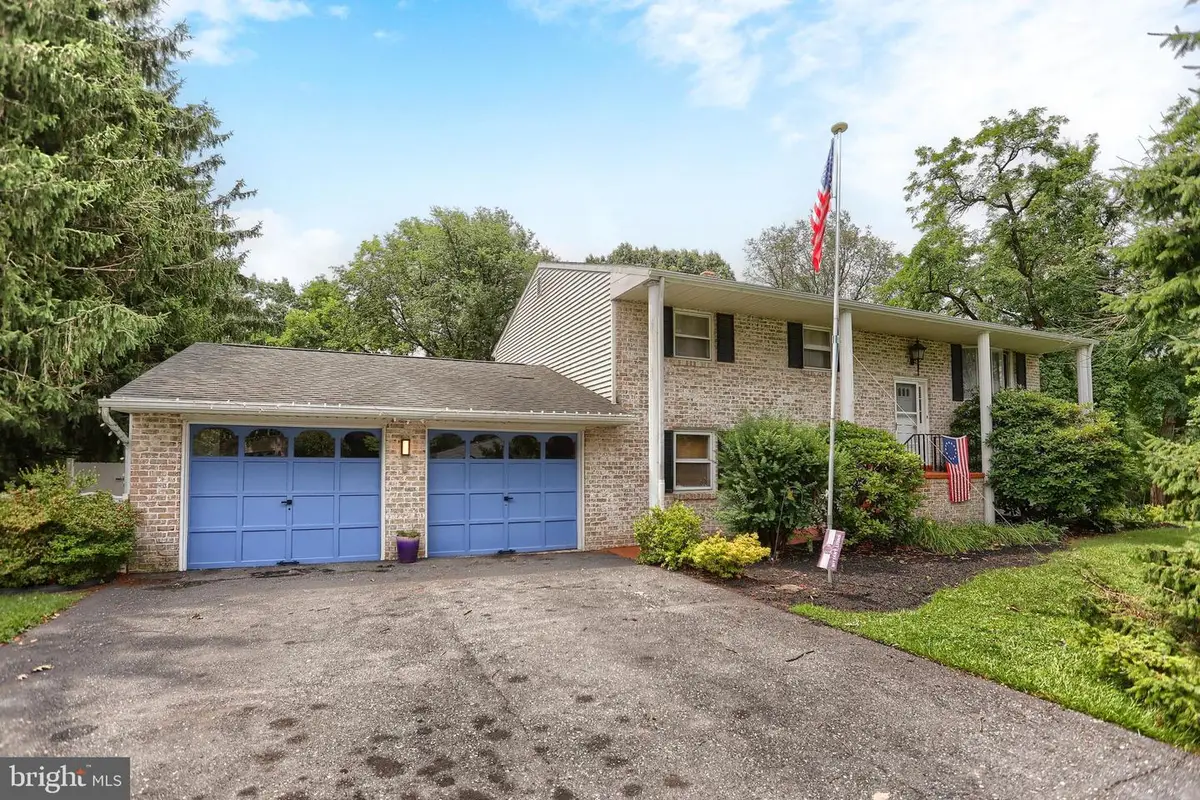 426 Jennifer Dr, New Cumberland, PA 17070 - #1