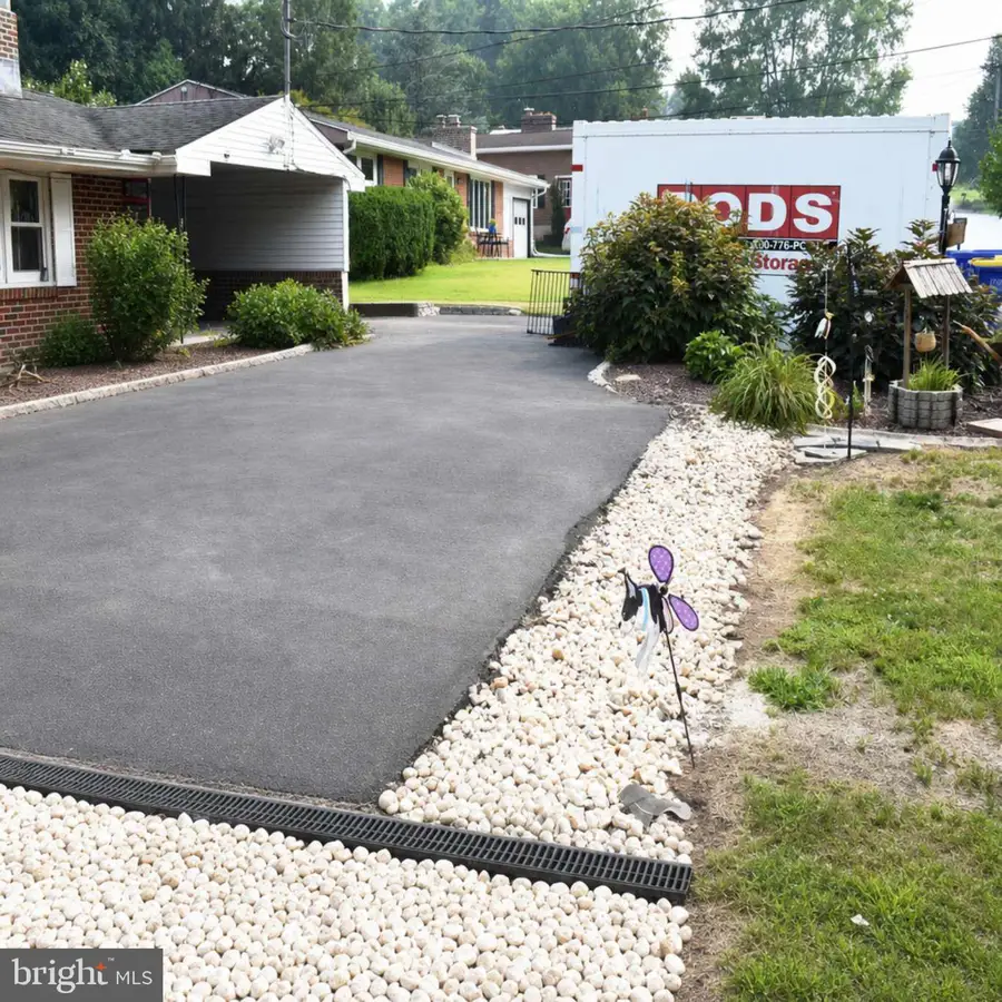 205 Oak Knoll Rd, New Cumberland, PA 17070 - #2