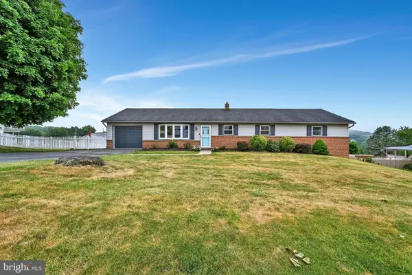 92 Kendale Rd, RED LION, PA 17356