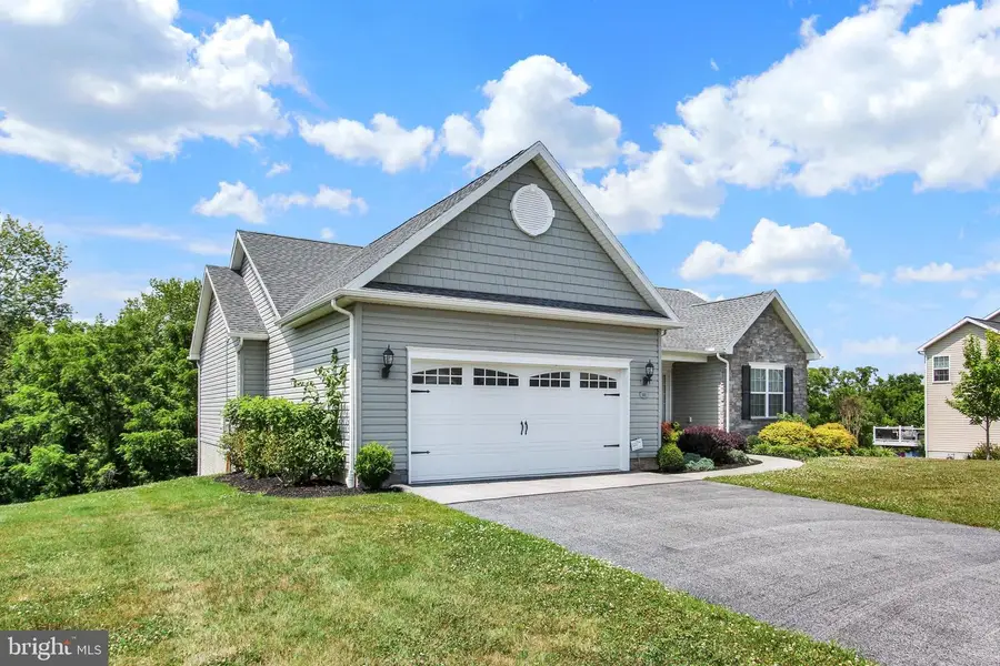880 Ripple Dr, Hanover, PA 17331 - #3
