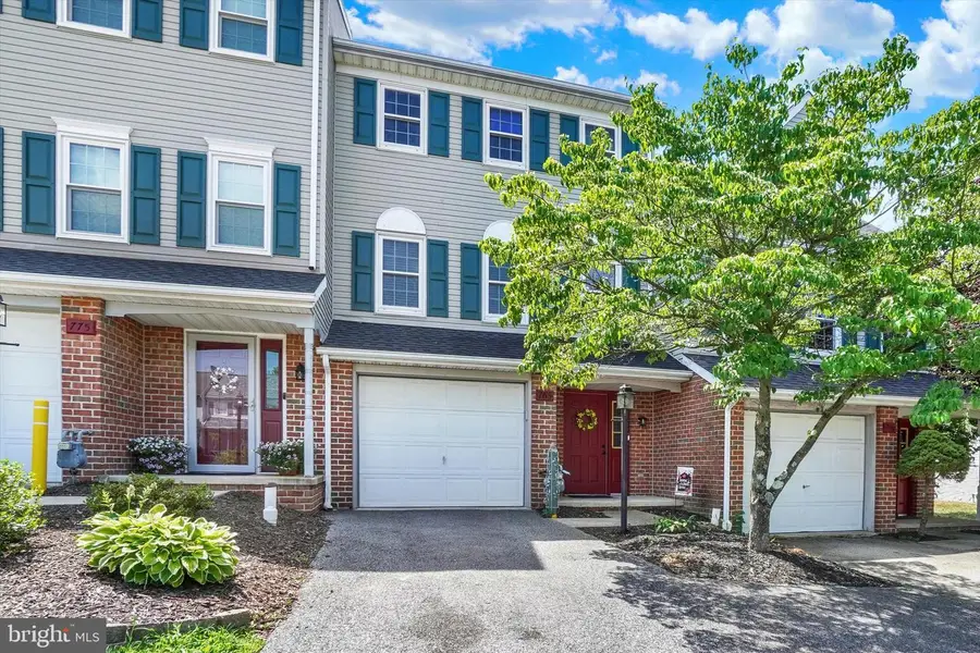 765 Robin Hill Cir, York, PA 17404 - #2