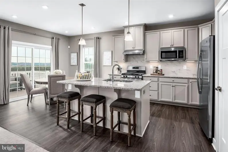 386 Kelso Dr, Camp Hill, PA 17011 - #2