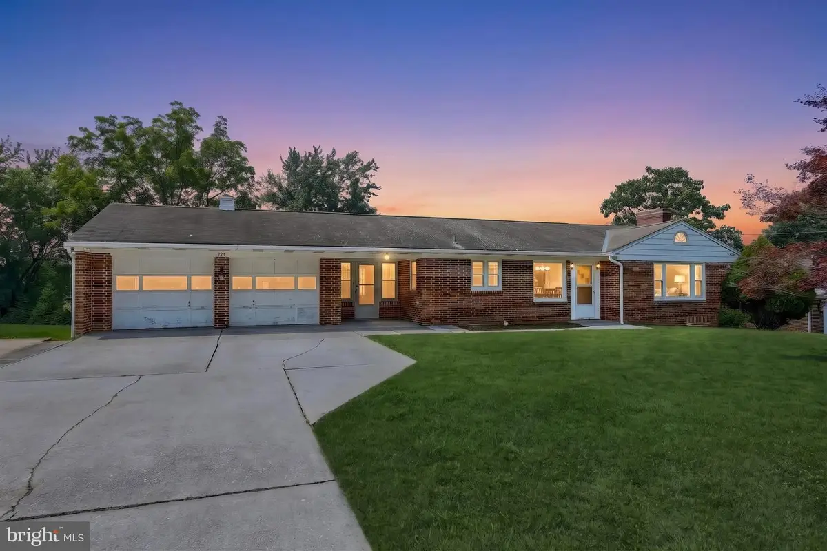 229 Blooming Grove Rd, Hanover, PA 17331 - #1