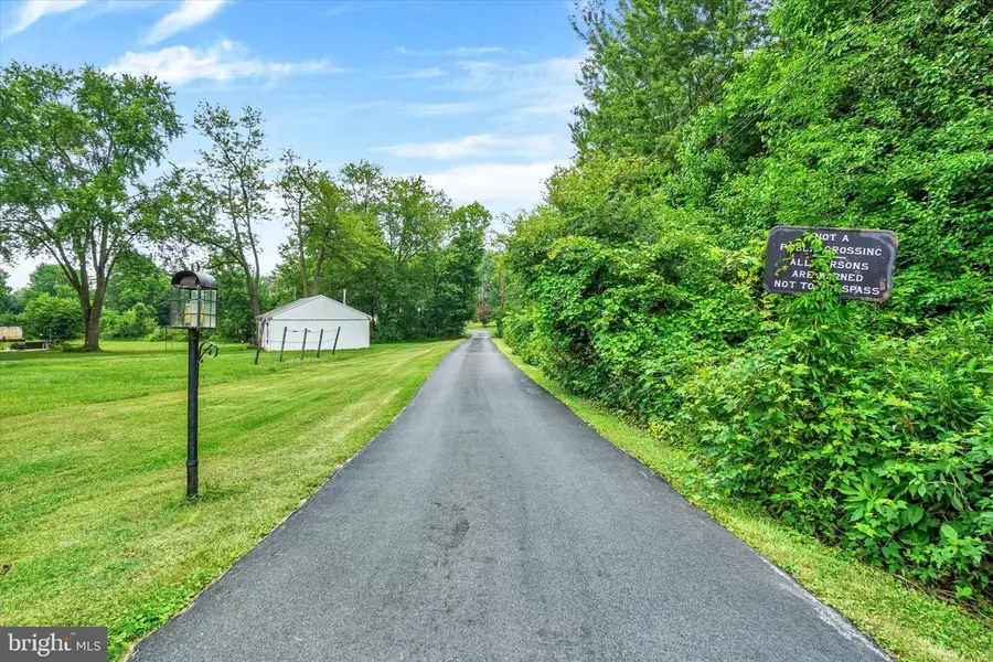 2432 Pine Grove Rd, York, PA 17403 - #2