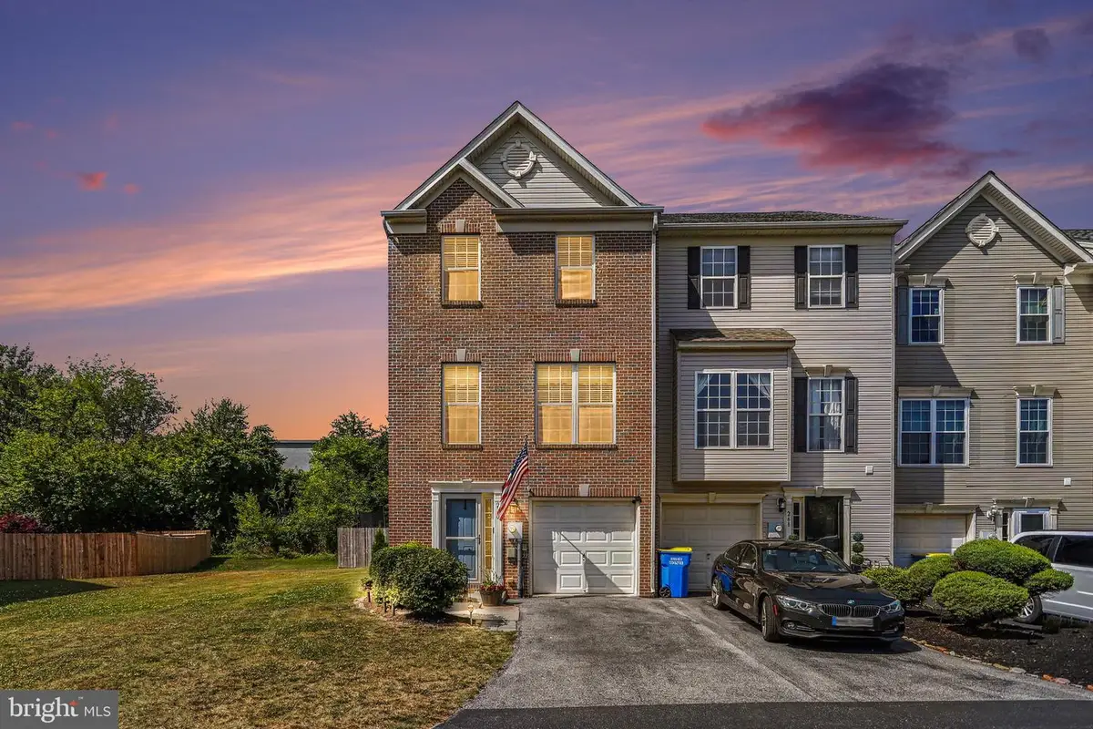 270 Country Ridge Dr, Red Lion, PA 17356 - #1