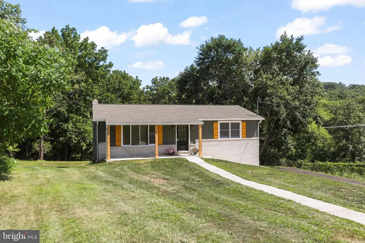 14 Waterfront Dr, Hanover, PA 17331 - #1