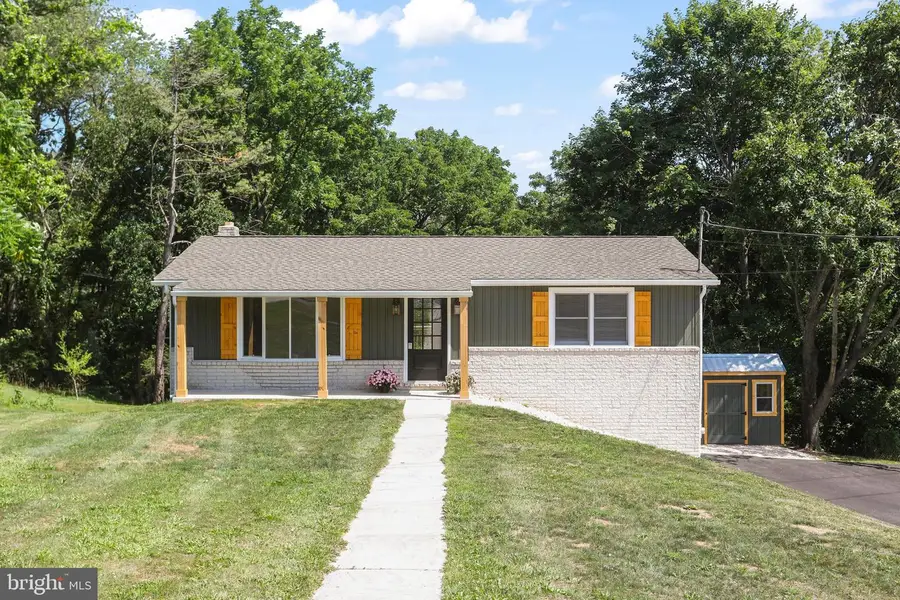14 Waterfront Dr, Hanover, PA 17331 - #2