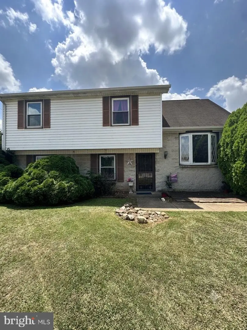 920 Northbriar Dr, York, PA 17404 - #1