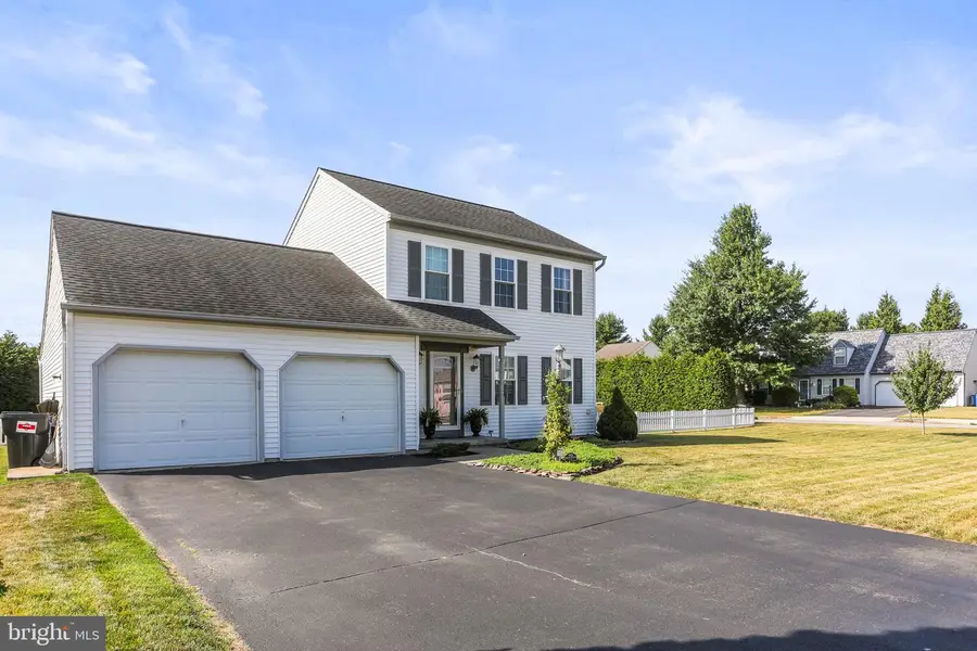 3320 Nicole Ct, Dover, PA 17315 - #2
