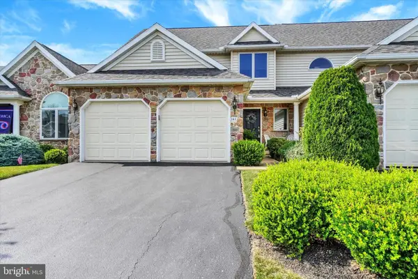 141 Fountain Dr, YORK, PA 17402