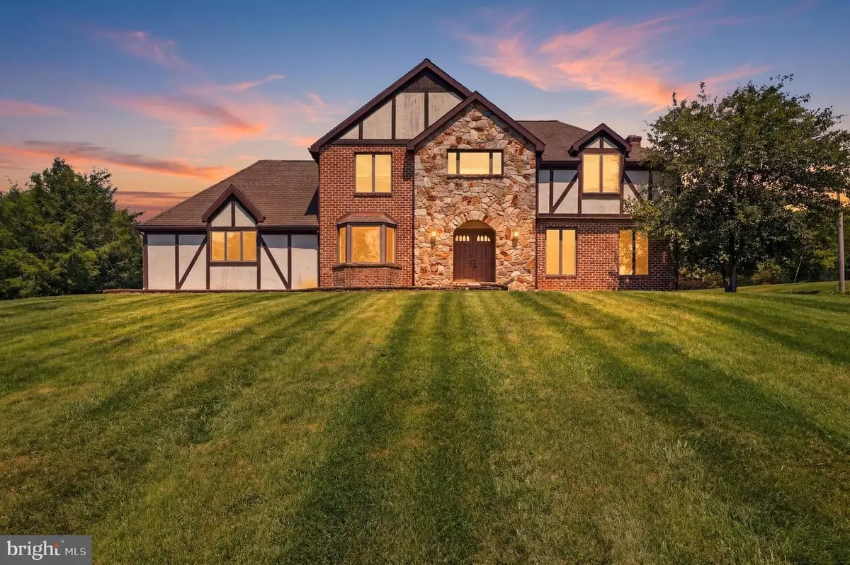 210 S Franklin St, Dallastown, PA 17313 - #1