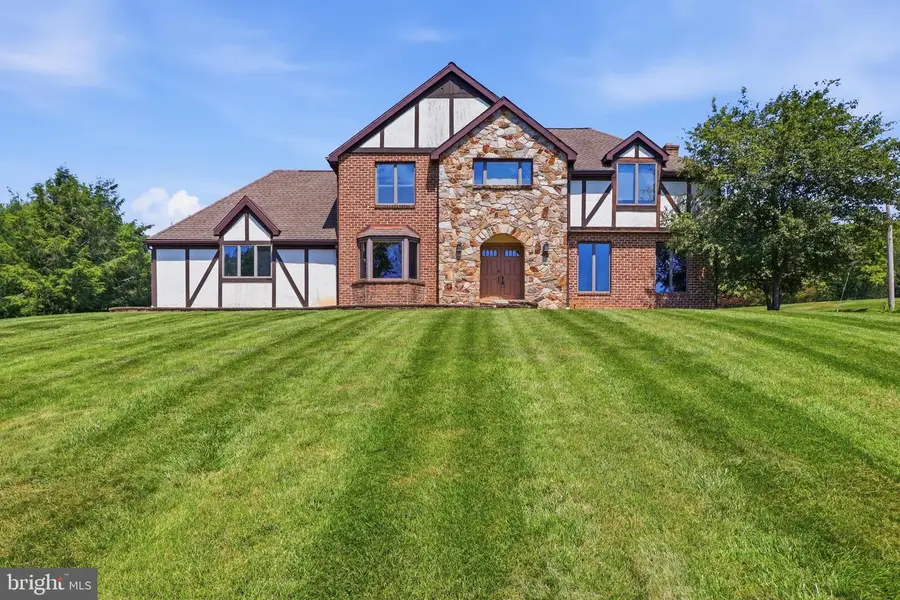210 S Franklin St, Dallastown, PA 17313 - #2