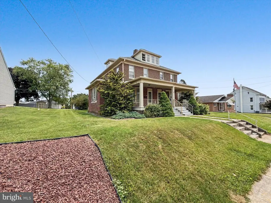 637 S Main St, Red Lion, PA 17356 - #2