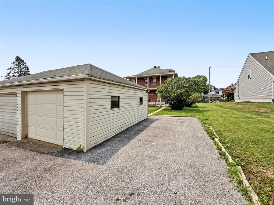 637 S Main St, Red Lion, PA 17356 - #3