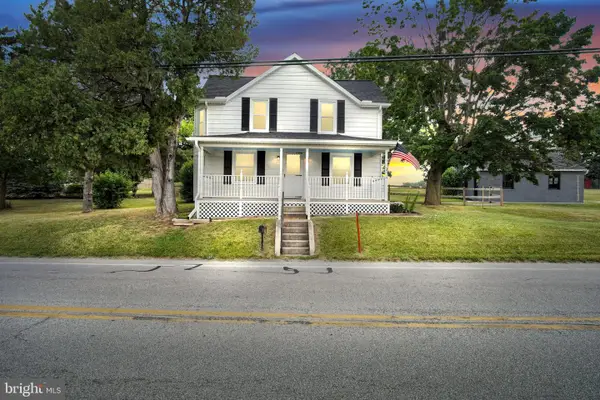 2040 Grandview Rd, HANOVER, PA 17331