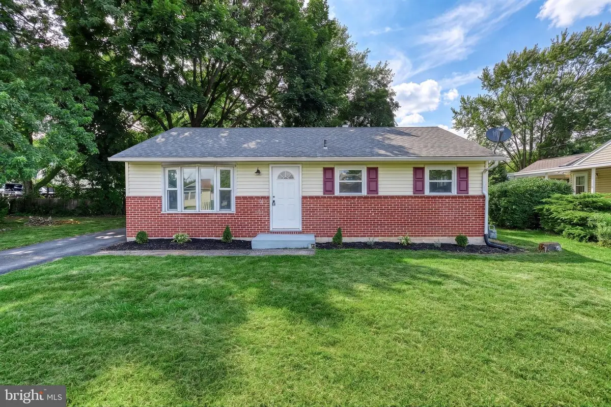 3807 N Sylvan Dr, York, PA 17402 - #1