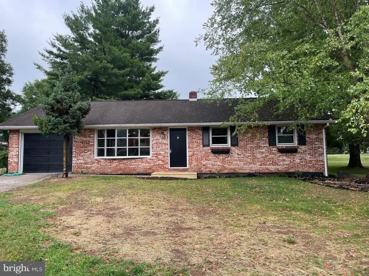190 Mountain View Dr, York, PA 17404 - #1