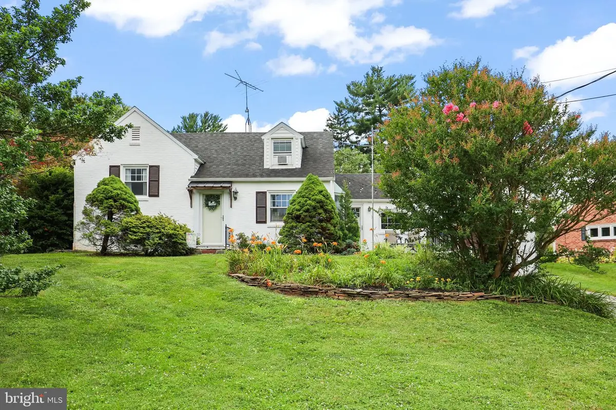 2060 Spring St, York, PA 17408 - #1