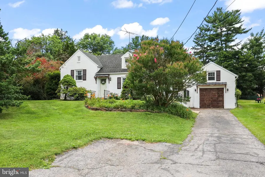 2060 Spring St, York, PA 17408 - #3