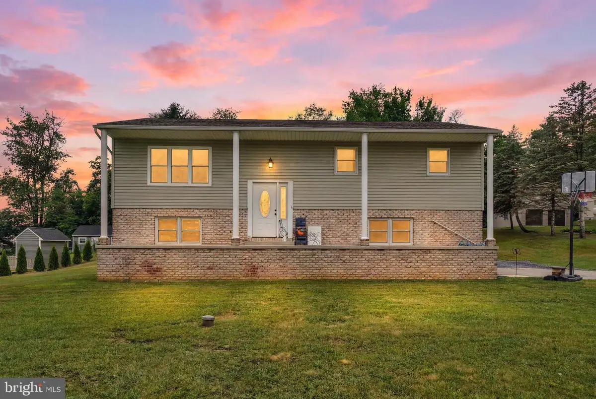 836 Elham Dr, York, PA 17406 - #1