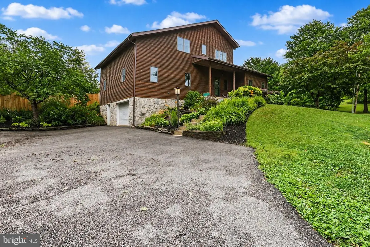 219 Old Cabin Hollow Rd, Dillsburg, PA 17019 - #1