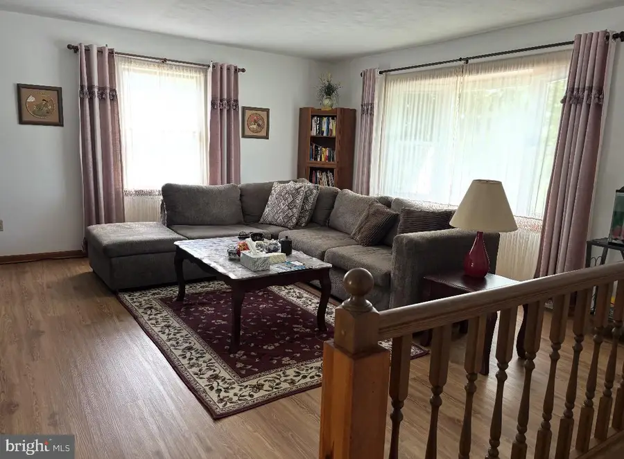 17 Marie Dr, Hanover, PA 17331 - #2