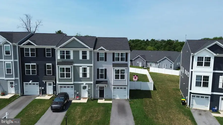 32 Coop Ln, Hanover, PA 17331 - #3