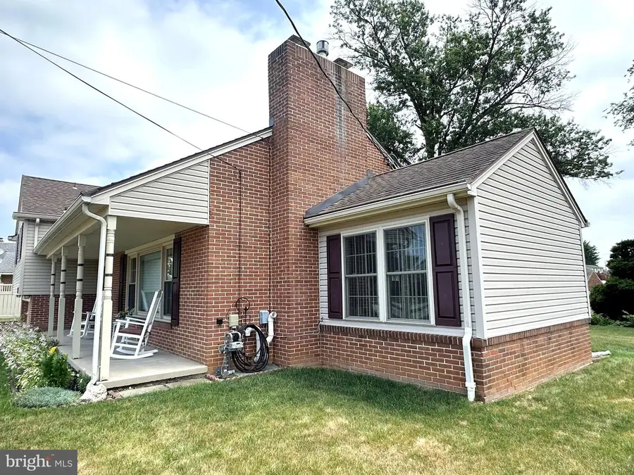 269 Mckinley Ave, Hanover, PA 17331 - #2