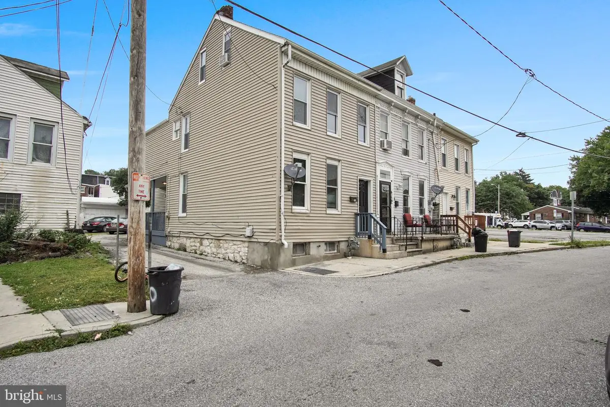 415 Saint Paul St, York, PA 17401 - #1