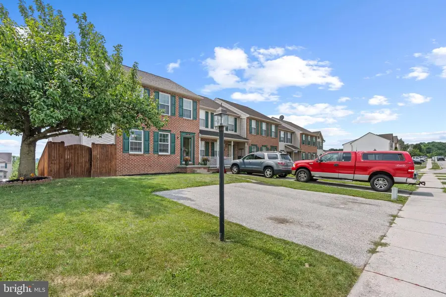 1240 Wanda Dr, Hanover, PA 17331 - #2