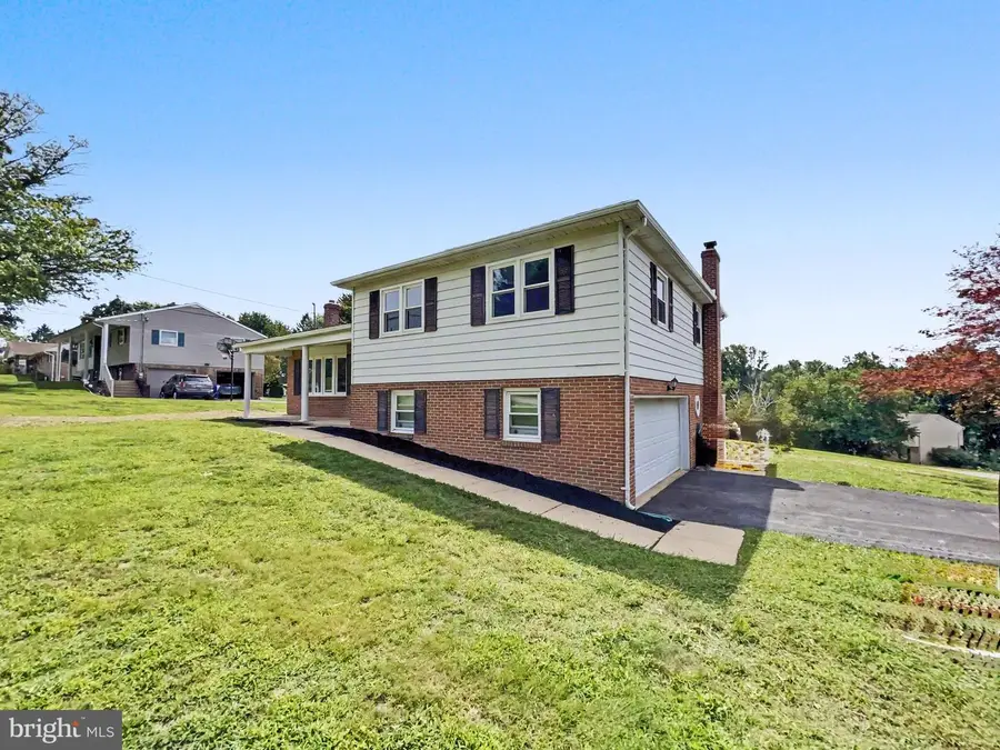 439 Valley Rd, York, PA 17407 - #2