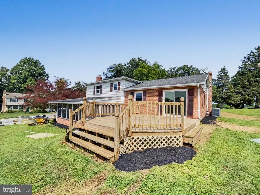 439 Valley Rd, York, PA 17407 - #3