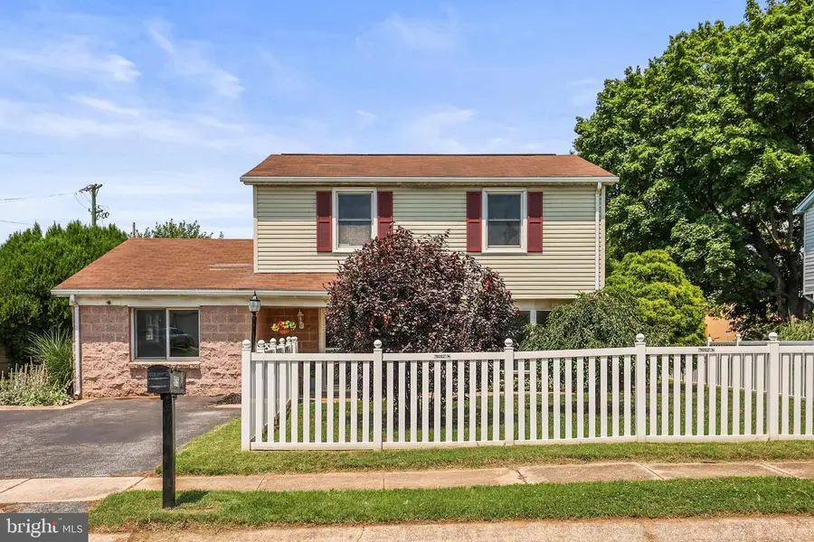 975 Marbrook Ln, York, PA 17404 - #3