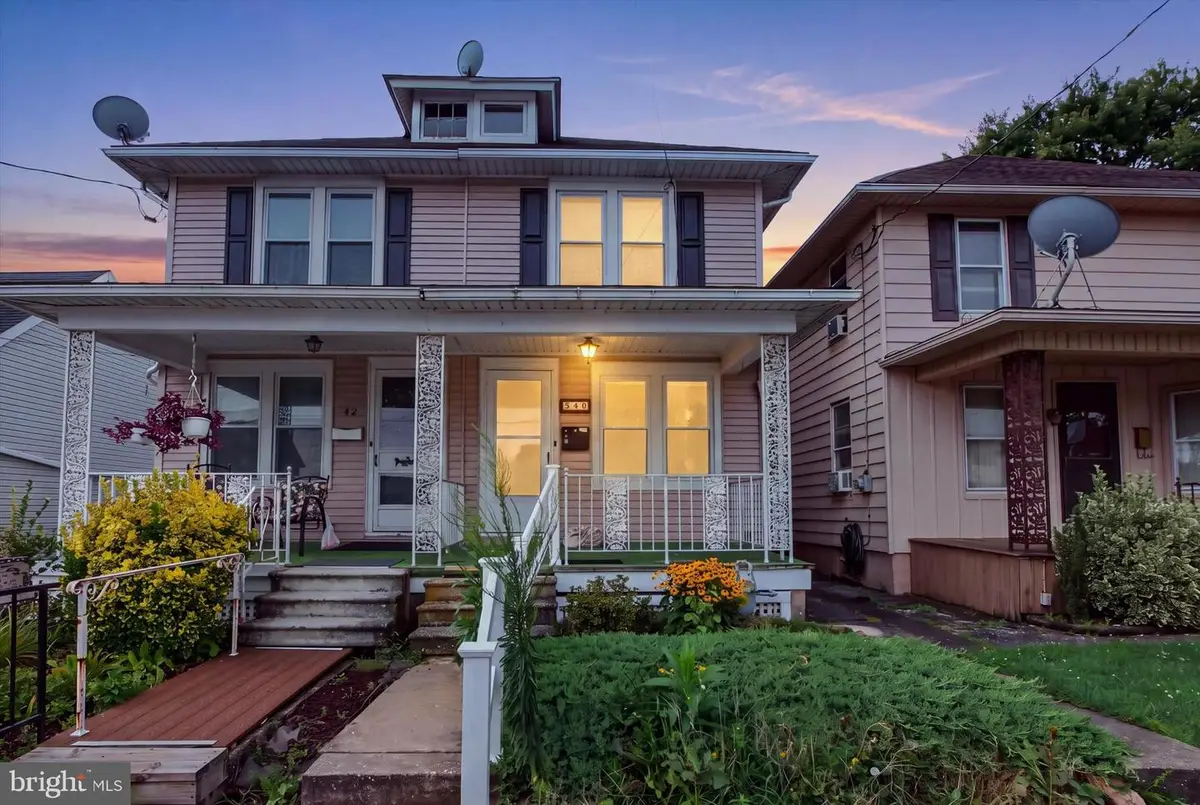 40 E Frederick St, Dallastown, PA 17313 - #1