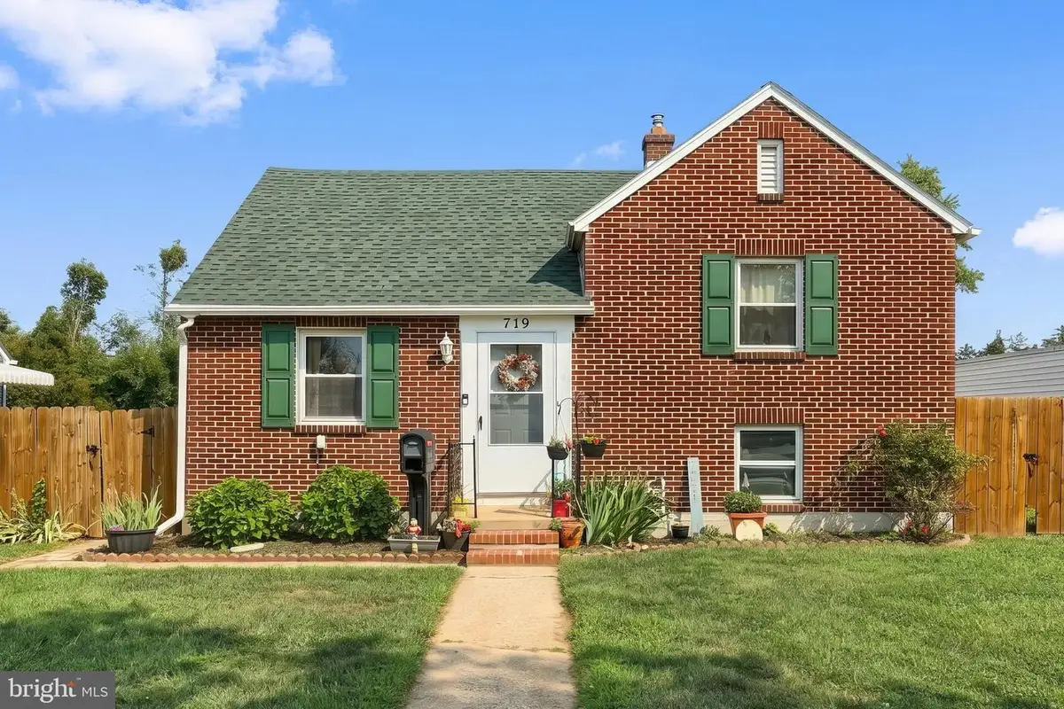 719 Village Rd, York, PA 17404 - #1