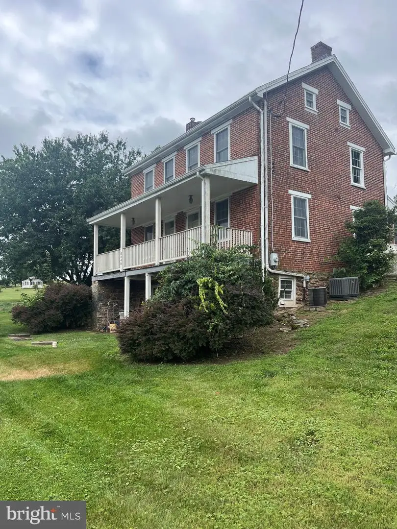 5048 Hildebrand Rd, Glen Rock, PA 17327 - #3