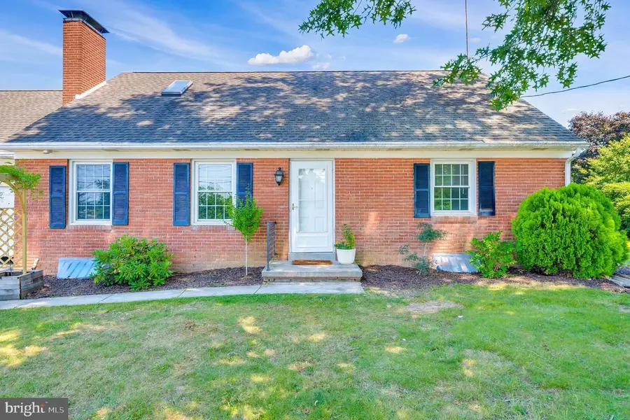 1150 Westminster Ave, Hanover, PA 17331 - #2