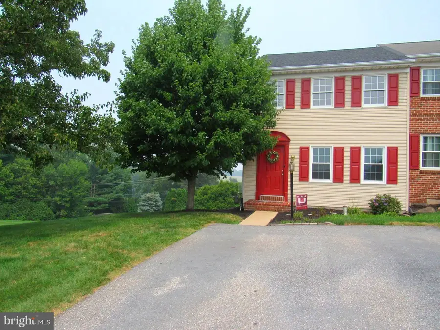2685 Woodmont Dr, York, PA 17404 - #2
