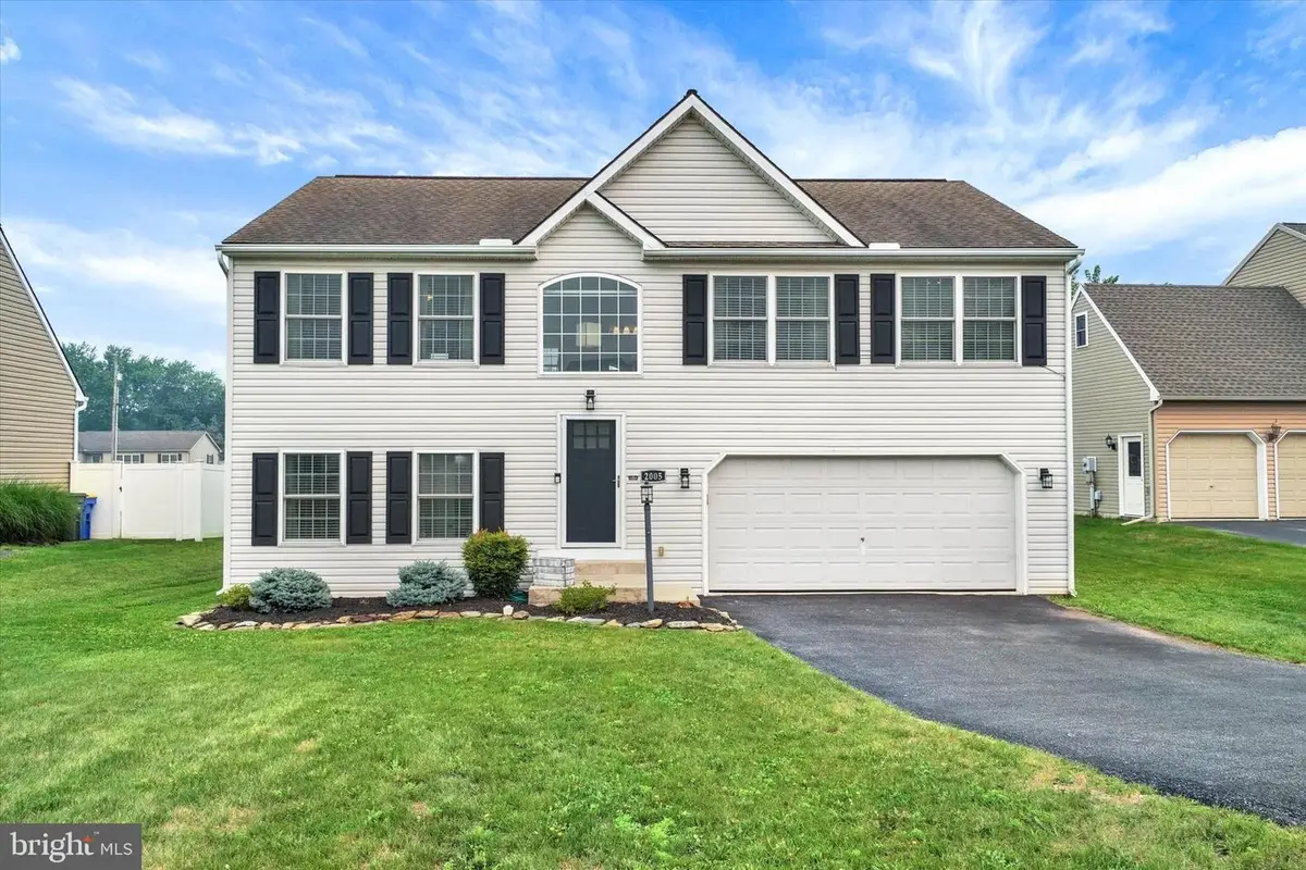 2005 Ashcombe Dr, Dover, PA 17315 - #1