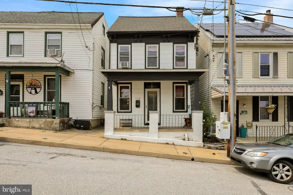 124 Orange St, Wrightsville, PA 17368 - #1
