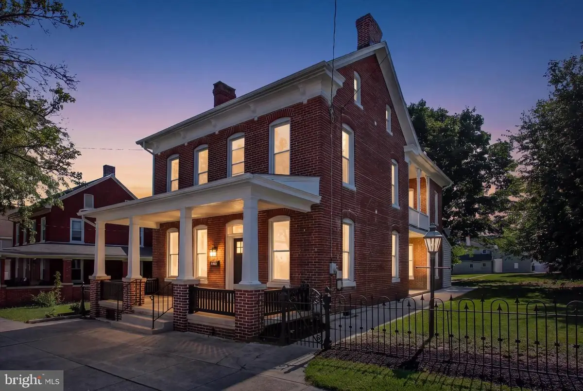 627 Broadway, Hanover, PA 17331 - #1