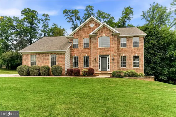 125 Fieldstone Ct, YORK, PA 17402
