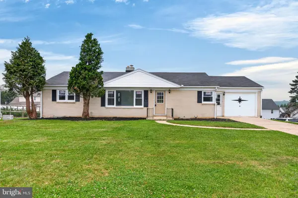 385 Manor Rd, RED LION, PA 17356