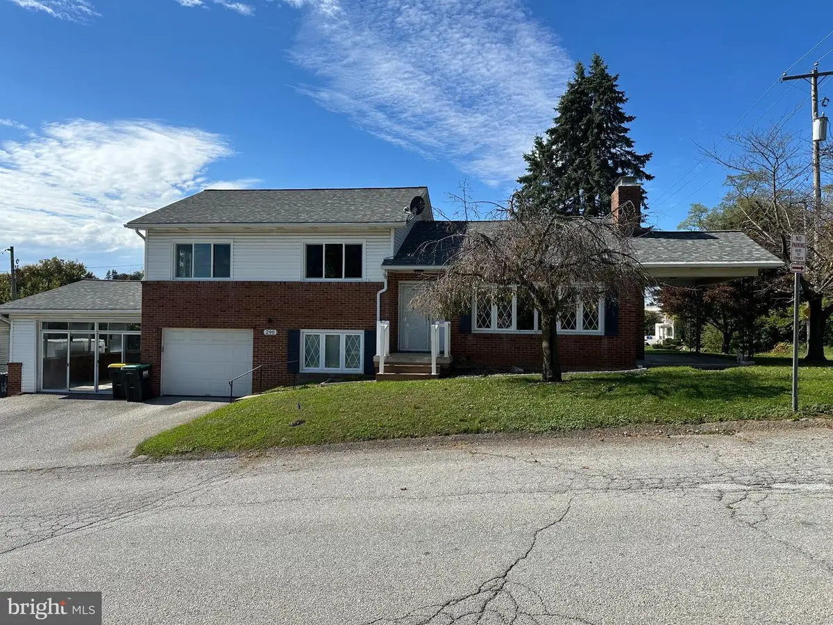 290 E Broadway, Red Lion, PA 17356 - #1